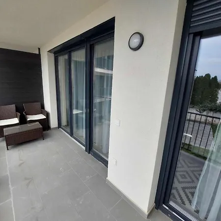 Mora Lak Apartamento *